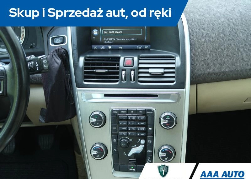 Volvo XC 60 cena 49000 przebieg: 207894, rok produkcji 2012 z Parczew małe 352